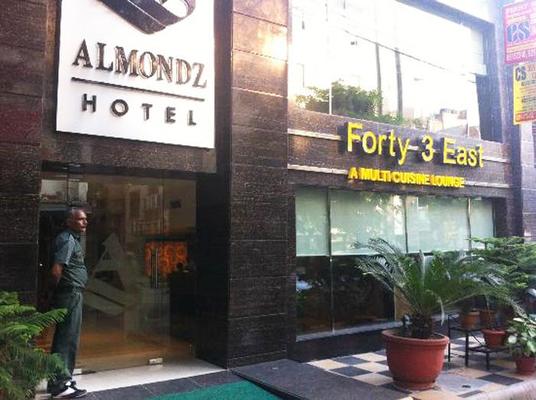 Almondz Hotel 